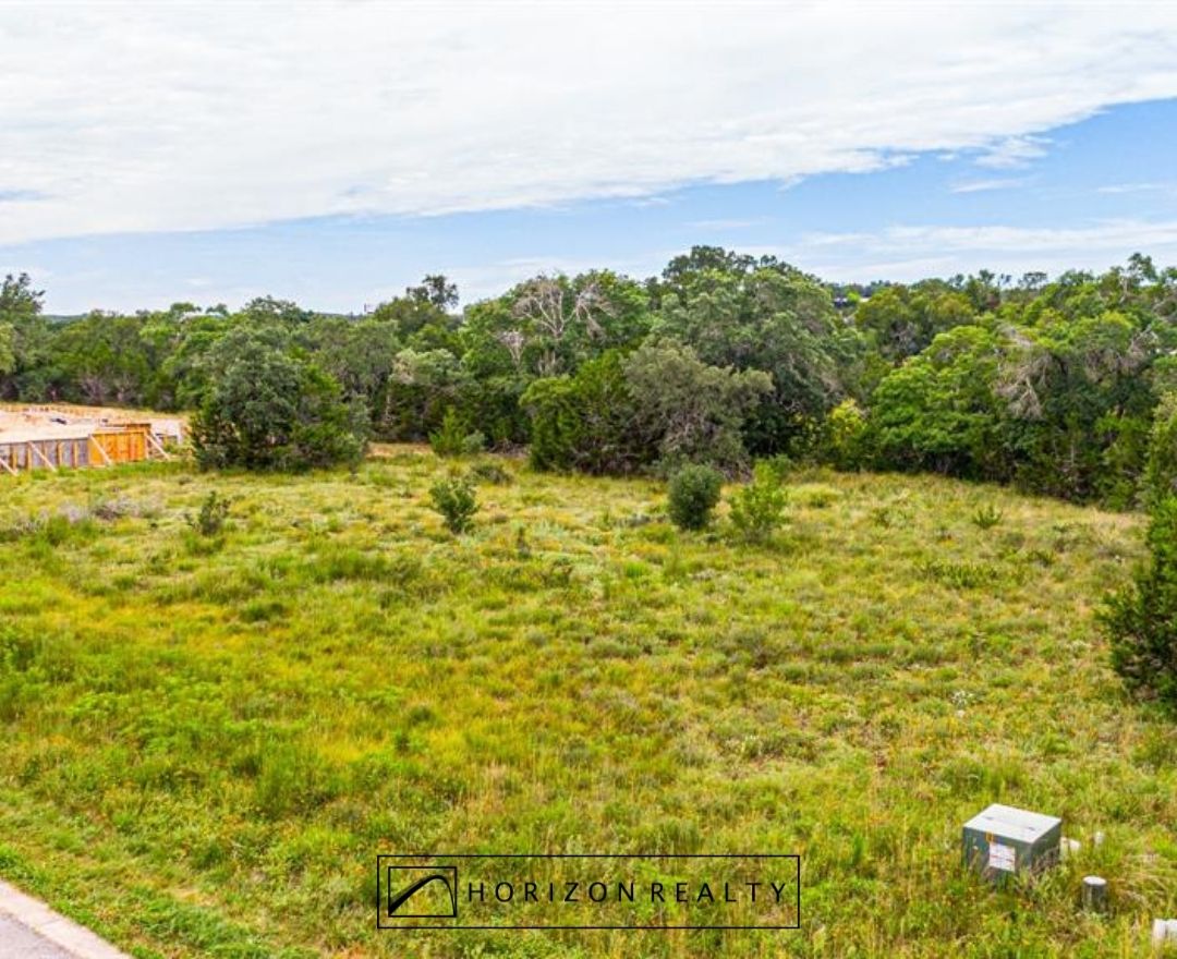 HorizonRealtyTX's tweet image. Horizon agent Kristen Scudder just listed two beautiful lots in Driftwood, TX- perfect for building your dream home! #justlisted #HorizonRealty #driftwoodtx #realestate #forsale #realtor
See website: horizonrealtylistings.com/420-440-onion-…