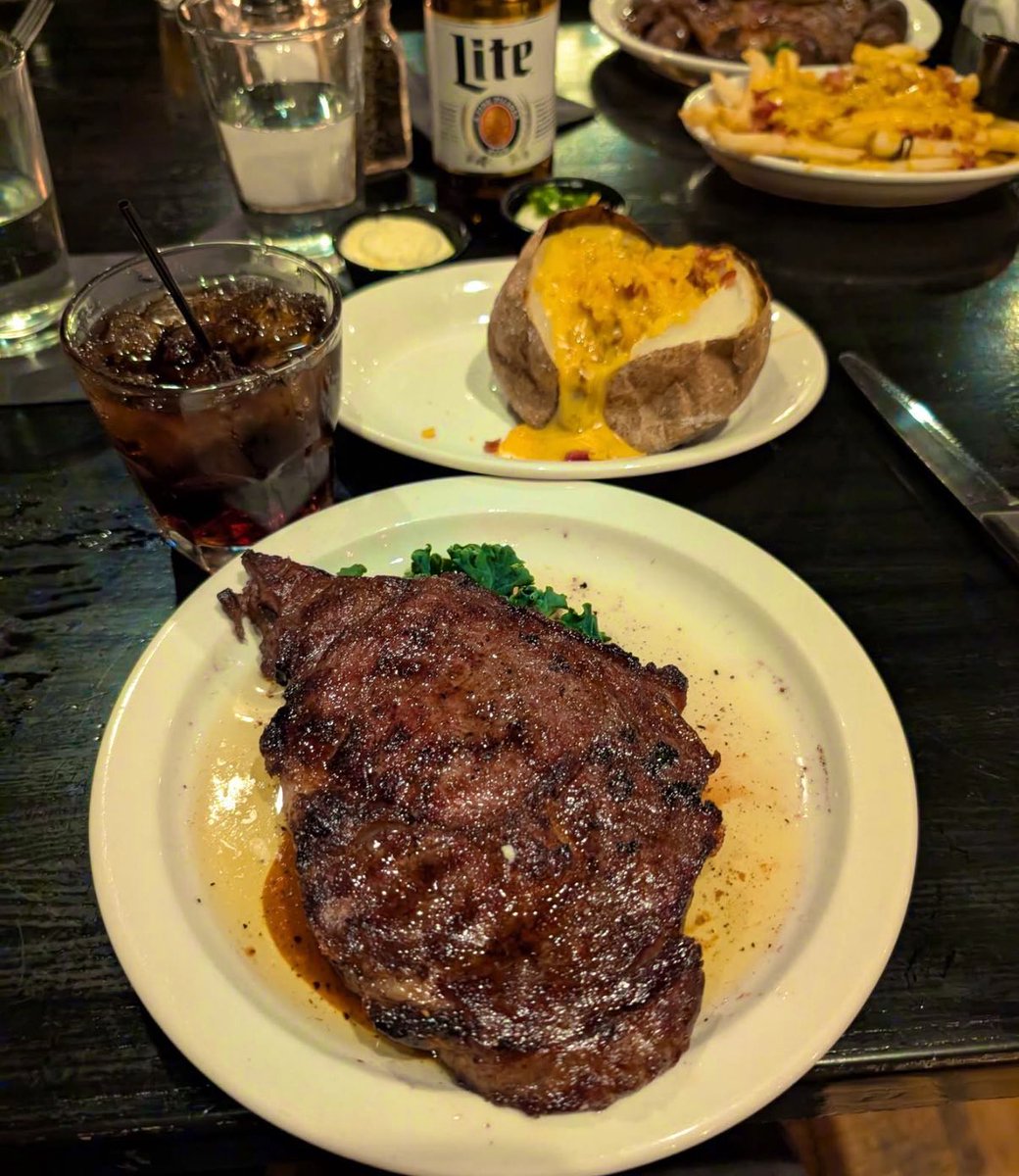 🥩 🥤 what’s the best drink for this meal?