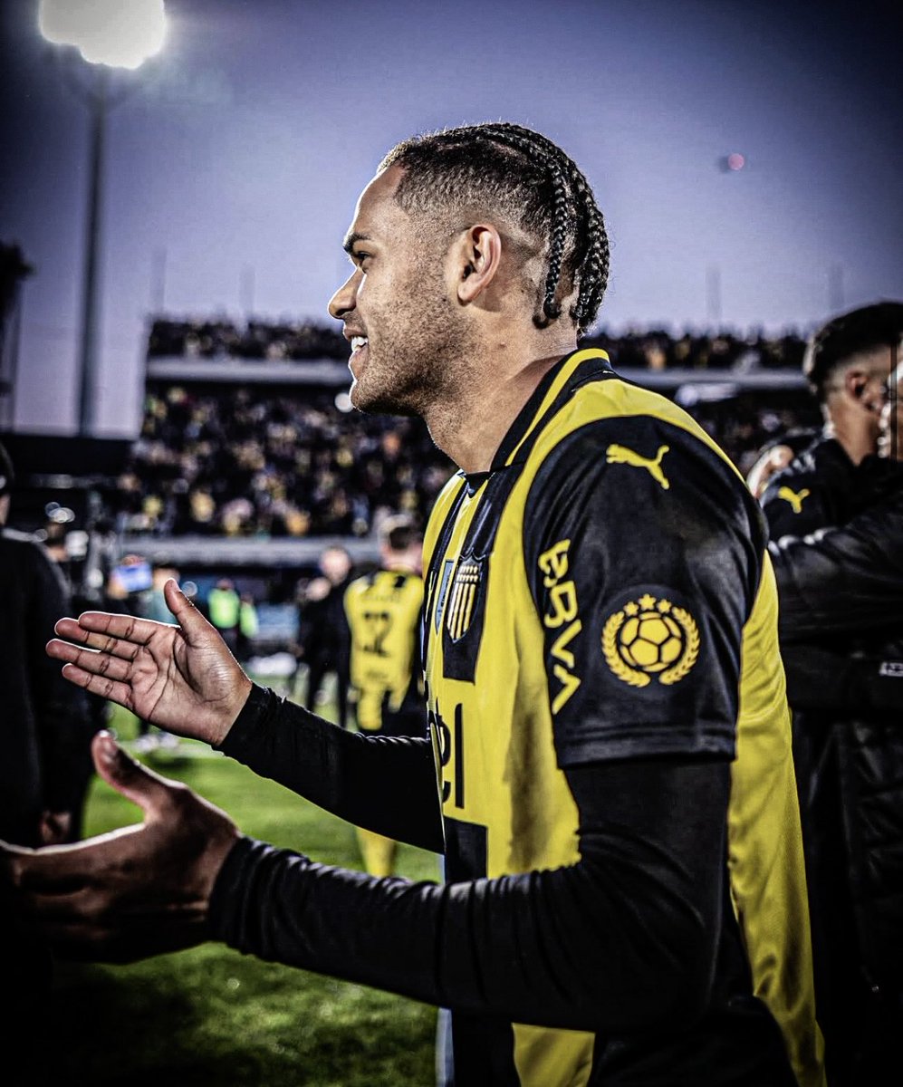 ᴠᴀʟᴇɴᴛɪɴᴏ (@vale_l10) on Twitter photo ✅ Alexander Machado será nuevo jugador de Defensor Sporting. Peñarol lo cede al equipo violeta bajo un acuerdo similar al que hizo con Danubio por Nicolás Rossi: si se concreta una venta durante el año en que esté en la Viola, Defensor recibirá un porcentaje de la transacción. ✅ Alexander Machado será nuevo jugador de Defensor Sporting. Peñarol lo cede al equipo violeta bajo un acuerdo similar al que hizo con Danubio por Nicolás Rossi: si se concreta una venta durante el año en que esté en la Viola, Defensor recibirá un porcentaje de la transacción.