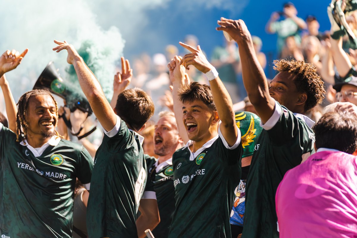 Washington Men's Soccer (@uw_msoccer) on Twitter photo The Dawgs are ready ‼️
Alex Hall, Gabe Fernandez, and <a href="/VermontGreenFC/">Vermont Green FC</a> are playing for the USL 2 National Championship on Saturday!
📸 Vermont FC The Dawgs are ready ‼️
Alex Hall, Gabe Fernandez, and <a href="/VermontGreenFC/">Vermont Green FC</a> are playing for the USL 2 National Championship on Saturday!
📸 Vermont FC