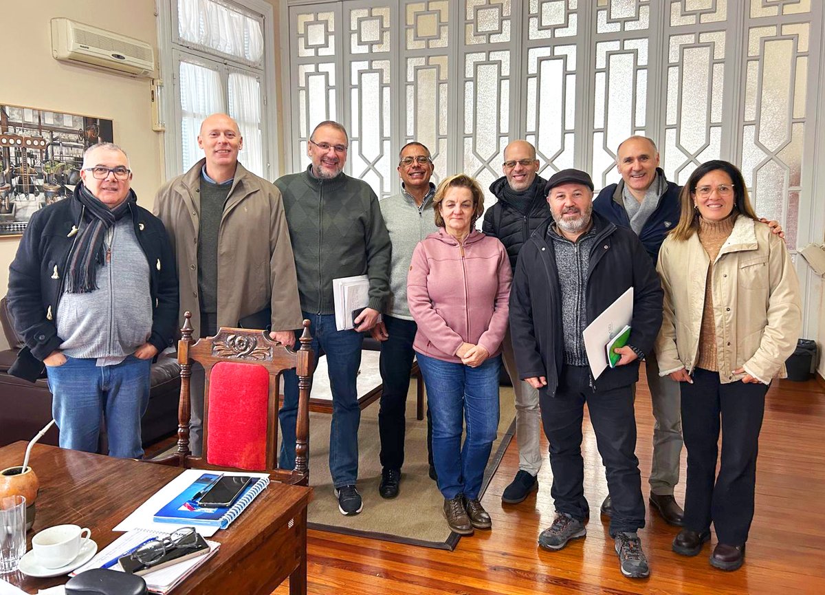 📈Con la mira en el desarrollo: Río Negro y CND conversaron sobre obras clave; CND se reunió con <a href="/IntRioNegro/">Intendencia Río Negro</a> con el objetivo de presentar su cartera de servicios y explorar oportunidades de colaboración.
cnd.org.uy/noticias/con-l…