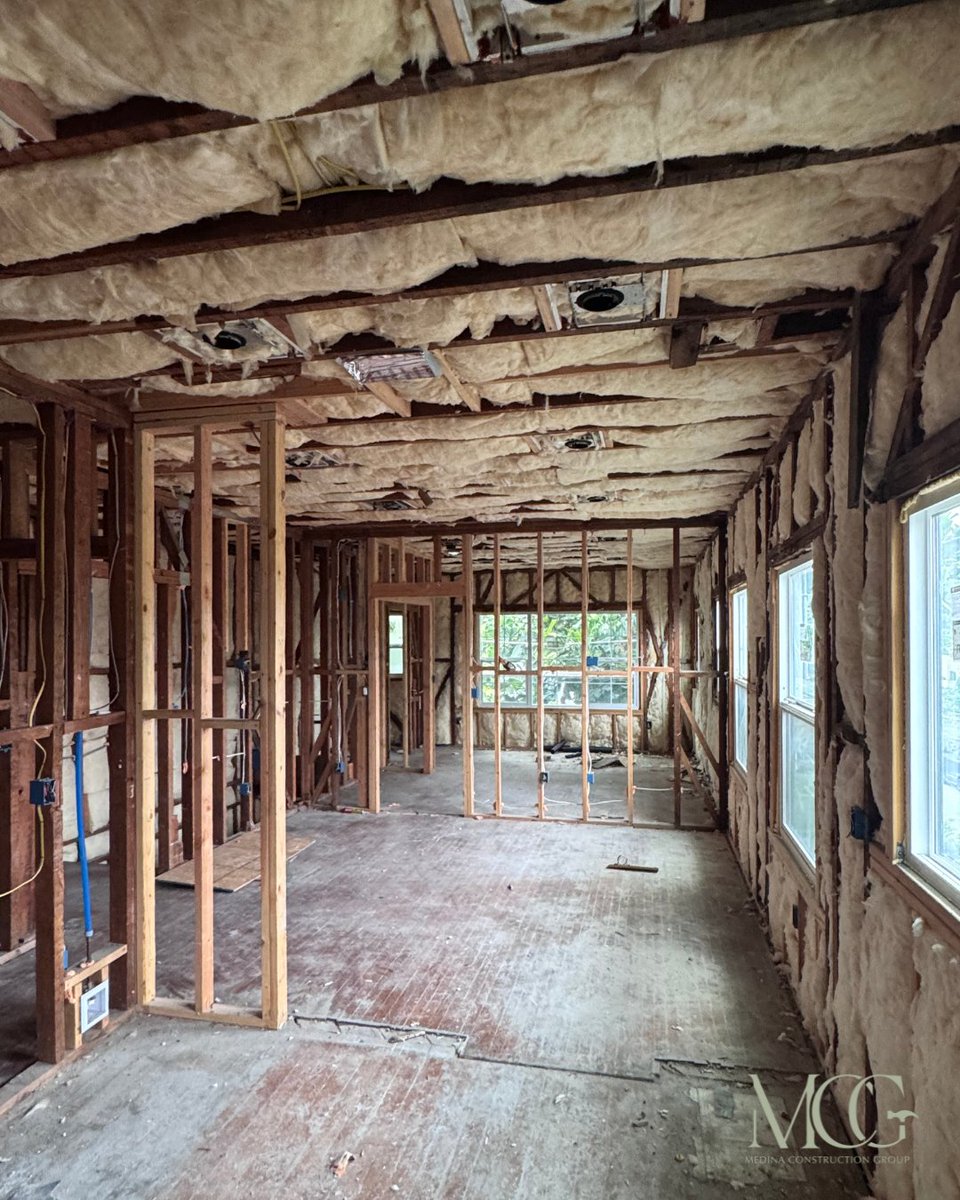 medinacgroup's tweet photo. #Insulation ✔️ Progress is moving fast on this two-story, 5-unit property!

🔨 Built by Medina Construction Group | #MCGBuilds #UnderConstruction https://t.co/Cz8OmFjGST