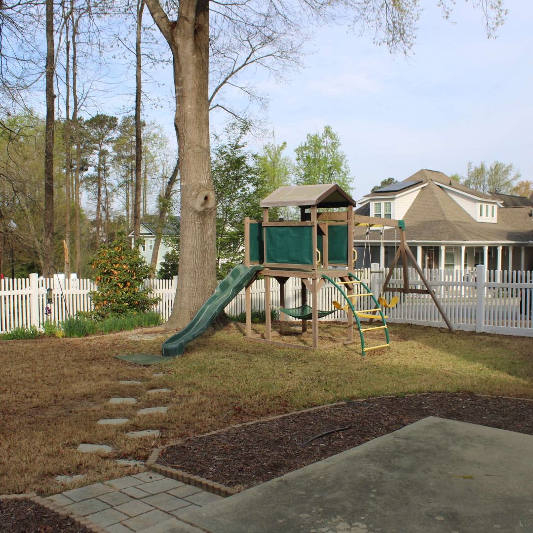 Tonight on #HouseHunters 🩺
A doctor in North Carolina is looking to be the first one in her family to buy a home. She knows what she wants and isn't willing to settle for less, but with her lease running out, her sister's worried she'll run out of time.

10|9c on @HGTV 🌸