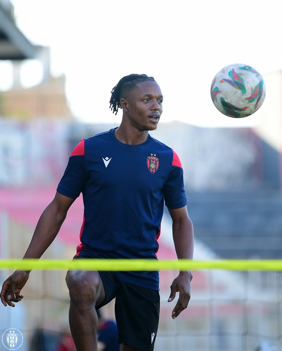 Kosi_foottalk's tweet photo. Che Malone in his first training with USM Algers .

The Cameroonian international joined the Algerian ligue 1 from Simba SC in a two years deal 

#chemalone #usmalgers https://t.co/8Z0JfxgxqJ