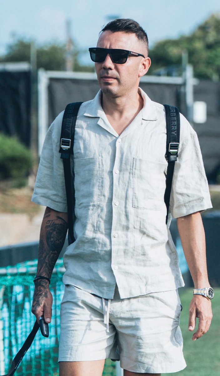 Ahora si, el tridente de moda en Europa.

El FBI.