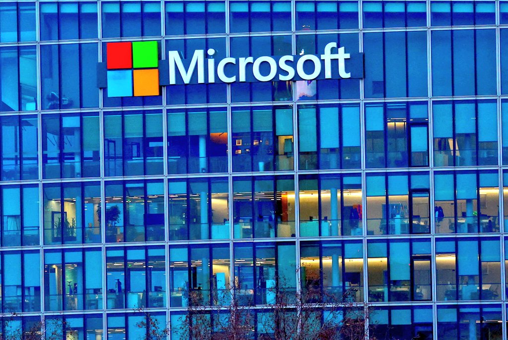 🚨 BREAKING : "Microsoft supera le aspettative: utili per azione a $3.65 e ricavi a $76.4 miliardi!"