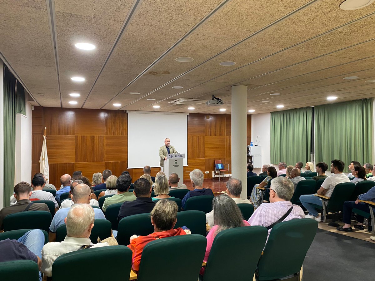 Alejandro Fernández (@alejandrotgn) on Twitter photo A la Junta Directiva del PP de Lleida avui a Alpicat.
Gràcies <a href="/xavipalaulleida/">Xavi Palau</a> i equip pel vostre magnífic treball. A la Junta Directiva del PP de Lleida avui a Alpicat.
Gràcies <a href="/xavipalaulleida/">Xavi Palau</a> i equip pel vostre magnífic treball.