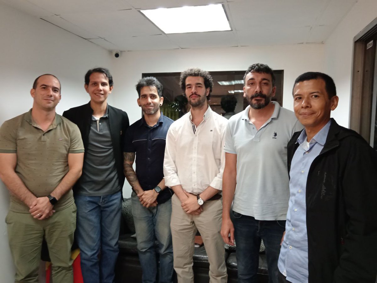 La Juventud Comunista de Venezuela (JCV) sostuvo una fraternal reunión con una delegación del Buró de la Federación Mundial de las Juventudes Democráticas (FMJD), encabezado por su presidente Gonzalo Lopes que se encontraba de visita en Caracas