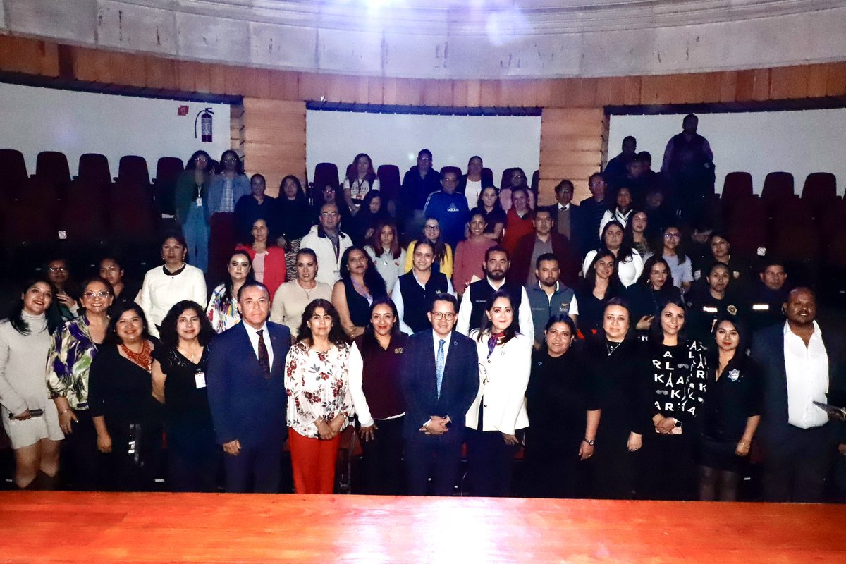 DIF_Pachuca's tweet photo. Participamos en la conferencia “Trata de personas y lavado de activos: una visión internacional en el contexto mexicano”, impartida por el Dr. Luis Daniel Martínez Ortega de #UNODC

Fortalecemos capacidades para hacer frente a esta grave problemática. https://t.co/wuFhu64jXZ