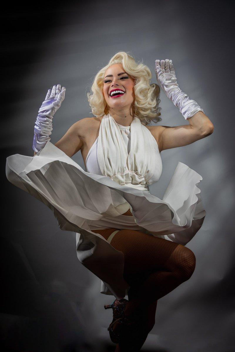 Vibrant_Pics's tweet photo. Un homenaje a la elegancia, el glamour y la feminidad icónica de los años dorados.
Inspirada en Marilyn Monroe, capturamos la belleza atemporal con luces suaves, poses clásicas y mucho estilo 💄✨

#marylinmonroe #goldeneraglam #fotoretro #sesioniconic #estilomonroe https://t.co/m9xgkgwQ1Y
