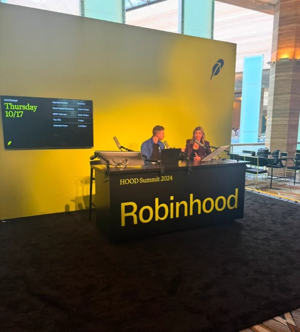 🔵MARKET: ROBINHOOD supera le aspettative finanziarie con un utile per azione di $0,42 e ricavi di $1,01 miliardi