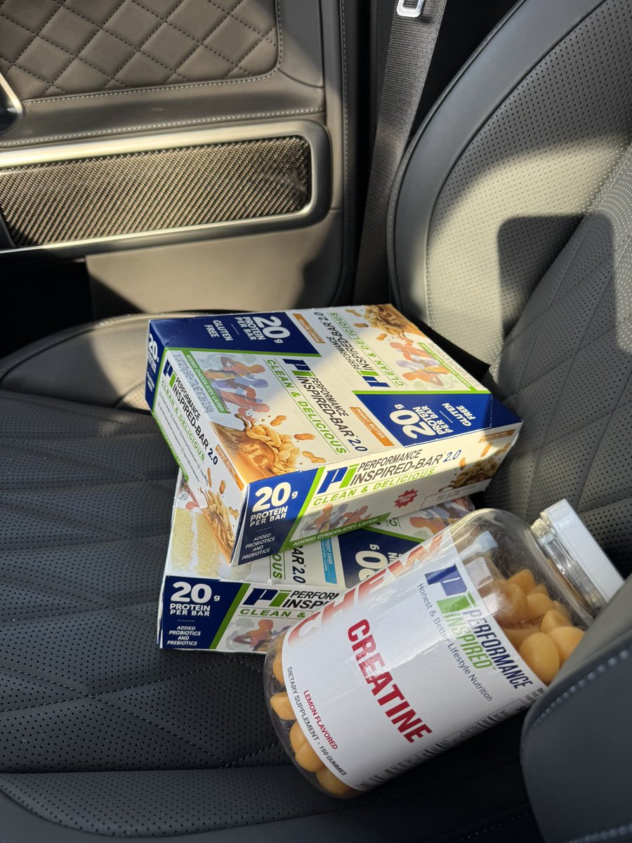 TomDowdPIN's tweet image. One of the perks when leaving the @performinspired HQ…loading up on my products and now looking forward to sliding into my new @hyperice recovery session!  @vaurapilates @f45_training @studiofs8 #fitness #nutrition #recoverymode #business #hyperice 💪🏻