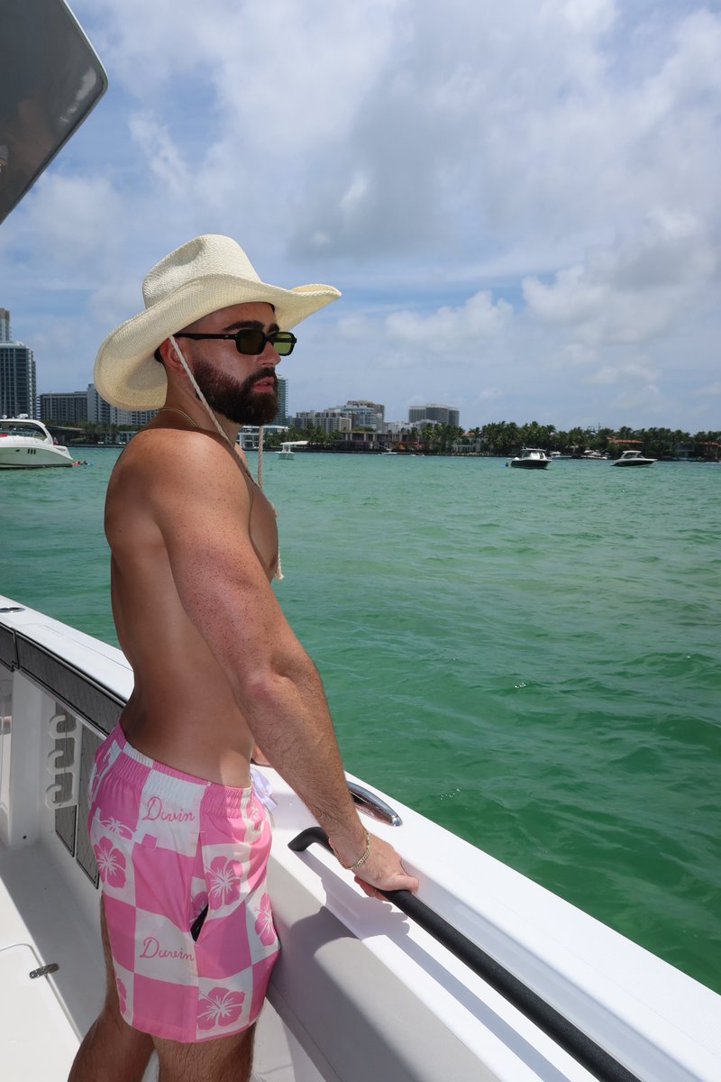 akajonathan_'s tweet photo. Summer is summering https://t.co/C3i0pA8WUD