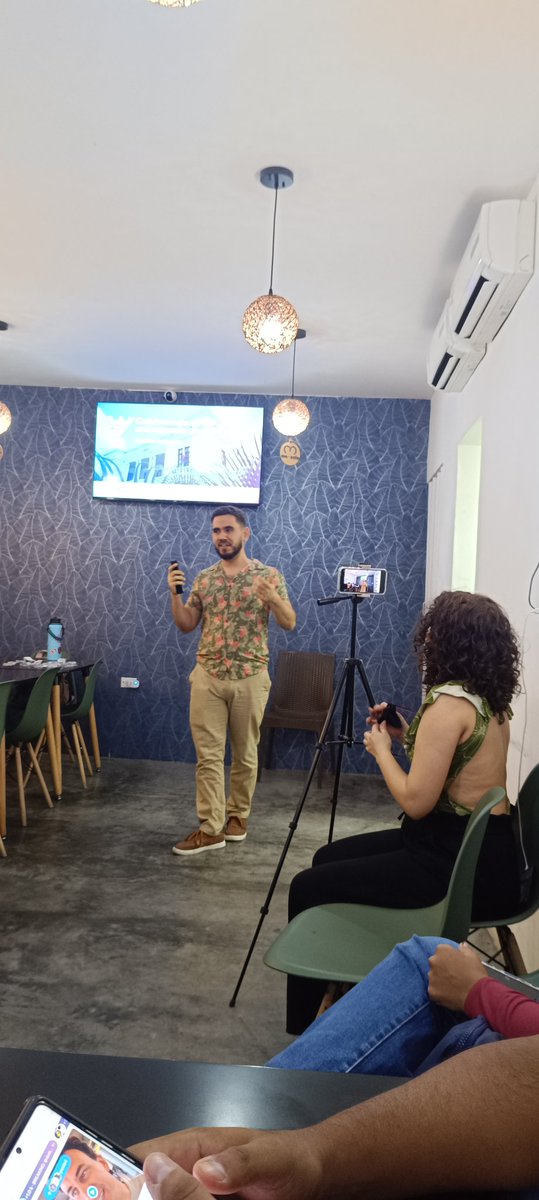 Presente en la celebración del 10 aniversario de #Ethereum10 con los grandes <a href="/ETHVenezuela/">Ethereum Venezuela 🇻🇪</a> <a href="/soyJoseLamus/">Jose Lamus</a> #valencia