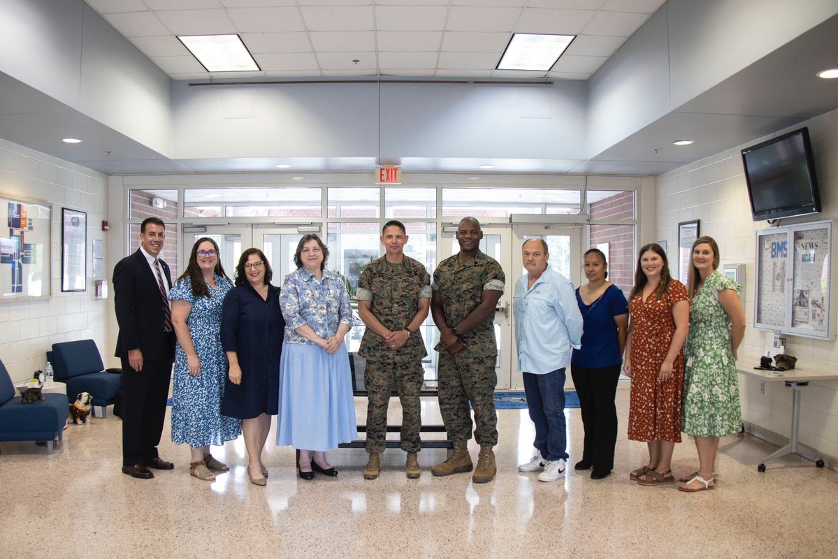 I recently visited a #TransitionReadinessSeminar:
1. If you choose to exit, that’s okay! 
2. Complete TRS within 12-18 months of exit.
3. Leaders: Support your #Marines getting to TRS early!
4. If you exit, your buddies are still just a phone call away. Remember that!
#DD214 #EAS