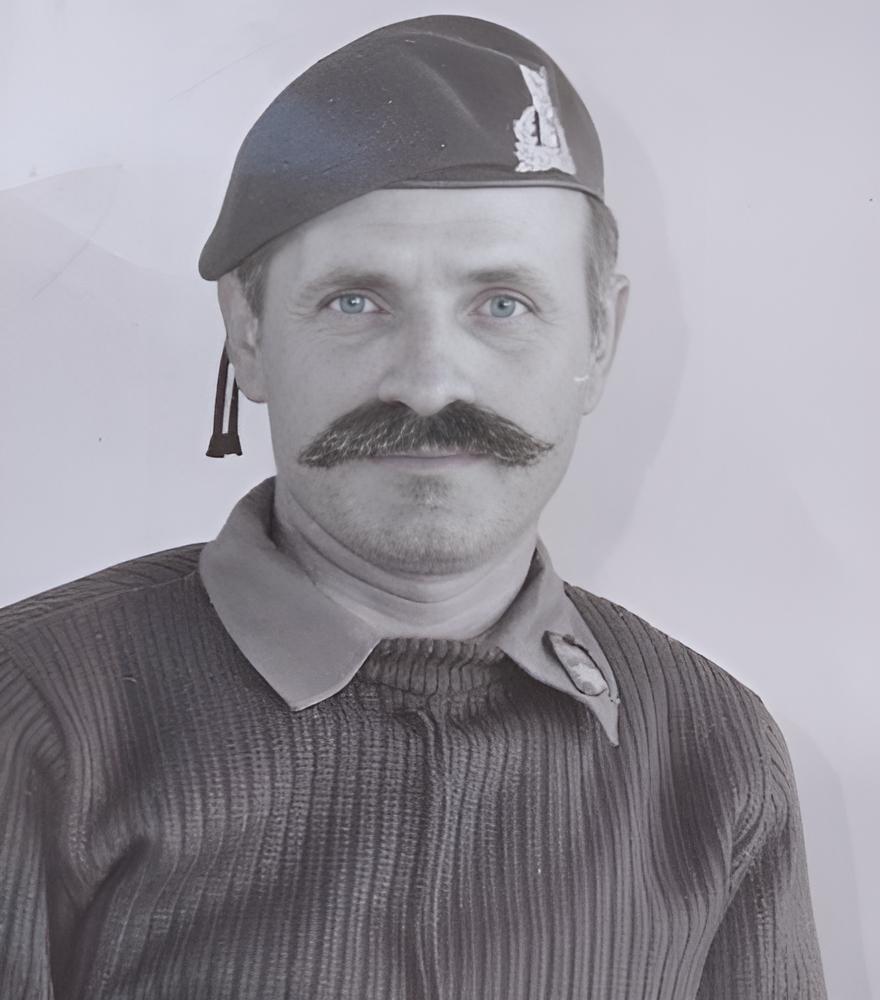 Κύπρος, 1974
 Τα δύο ΟΧΙ του Ταγματάρχη Μανουρά – Διοικητή της Α' Μοίρας Καταδρομών
1ο: «Το αεροδρόμιο δεν το παραδίδω. Και να πάτε να γ...τε!»
2ο: «Ο Θεός ο ίδιος να διατάξει, τέτοια εντολή δεν εκτελώ.
Η πατρίδα έστειλε τα παιδιά για την Κύπρο — όχι για την Αμερικανική πρεσβεία»