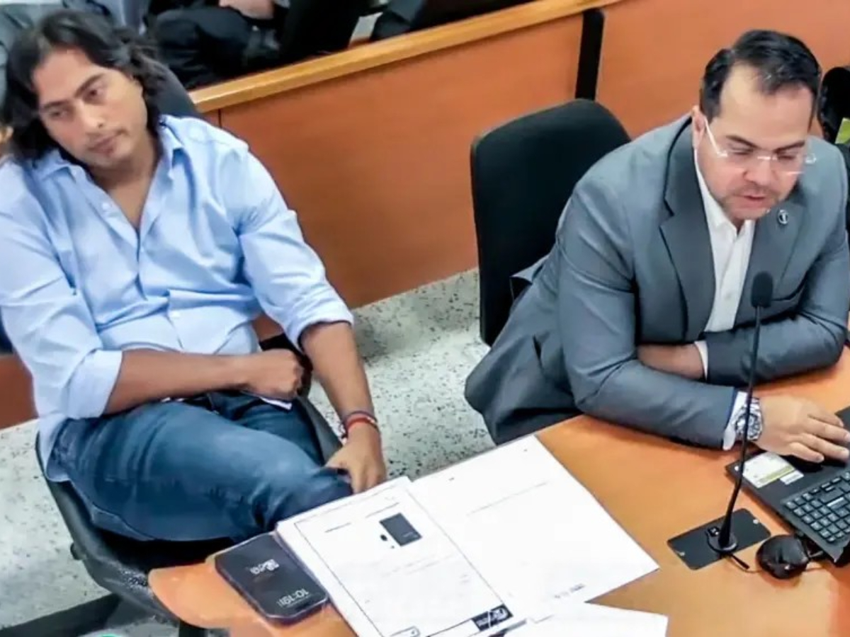 🔁Nicolás Petro cambió de estrategia judicial por cuarta vez en su proceso por lavado de activos y enriquecimiento ilícito.

Ahora busca irse a juicio para dilatar al máximo la decisión y evitar una condena que perjudique la carrera del petrismo en las elecciones del 26.

Va 🧵