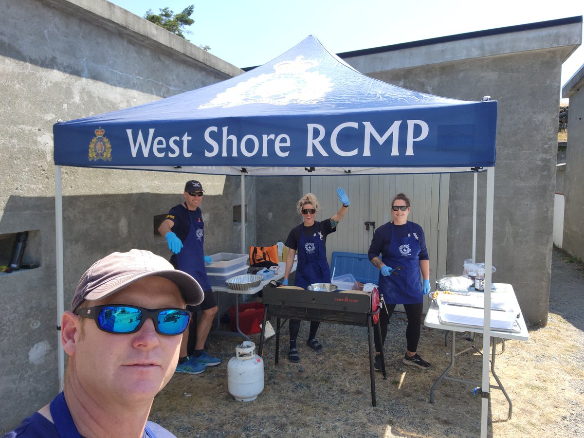 This week, West Shore RCMP's Community &amp; Indigenous Policing Unit helped welcome Tribal Journeys 2025 paddlers to Fort Rodd Hill in Lekwungen Territory, after a long paddle from Tsawout FN. Officers served warm bannock and smiles to over 300 paddlers and support crews.

“It was