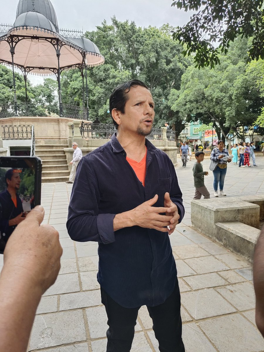 Tucán Oaxaca (@revista_tucan) on Twitter photo Desde el Centro Histórico, <a href="/Markoa_Vasquez/">MarkoaVasquezOficial</a> denuncia sobre la venta del Crestón y el daño permanente al Patrimonio Cultural de la Humanidad en Oaxaca
revistatucan.com
facebook.com/share/v/1BiHZE… Desde el Centro Histórico, <a href="/Markoa_Vasquez/">MarkoaVasquezOficial</a> denuncia sobre la venta del Crestón y el daño permanente al Patrimonio Cultural de la Humanidad en Oaxaca
revistatucan.com
facebook.com/share/v/1BiHZE…