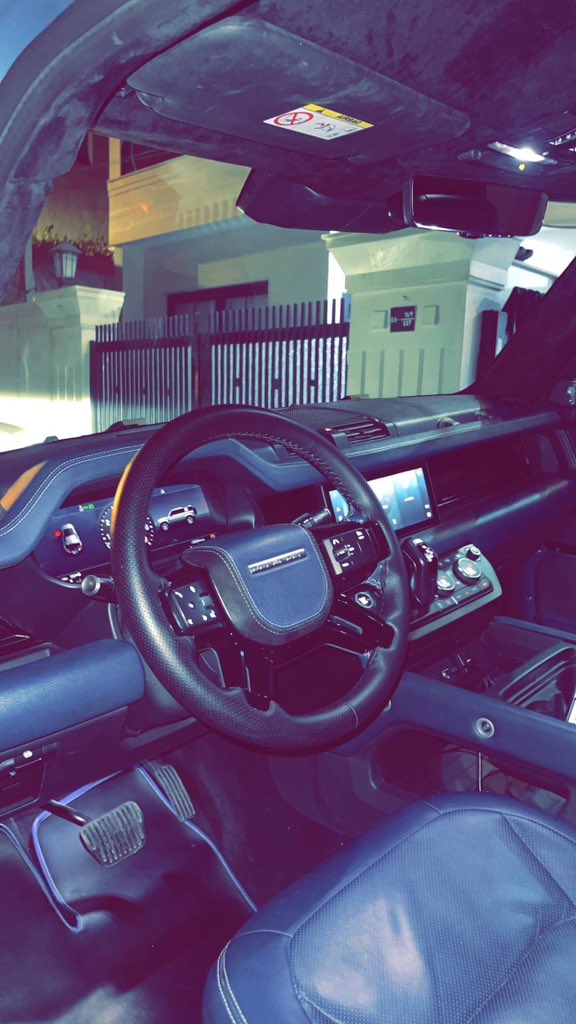 مِلتهيَن بغيرنآ ألبيهُم لهيَنا..

ونِدري عشرتهُم دغِش بَس مَ حچيَنا .