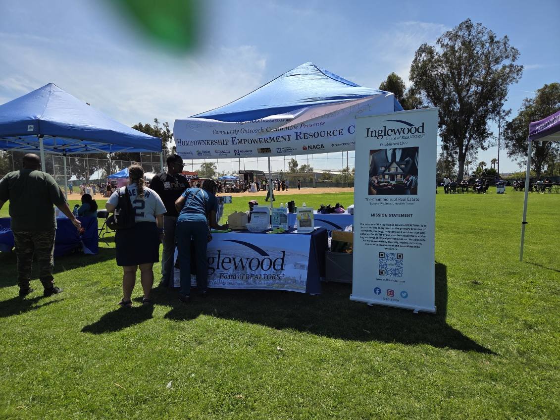 What a day! ☀️💙
Huge thanks to the City of Inglewood &amp; Councilwoman Gloria Gray (District 1) for bringing Family and Friends together for Unity Day at Darby Park! 💙 A beautiful day of fun, unity &amp; community. 🙌 #FamilyUnityDay #Inglewood #District1 #GloriaGray