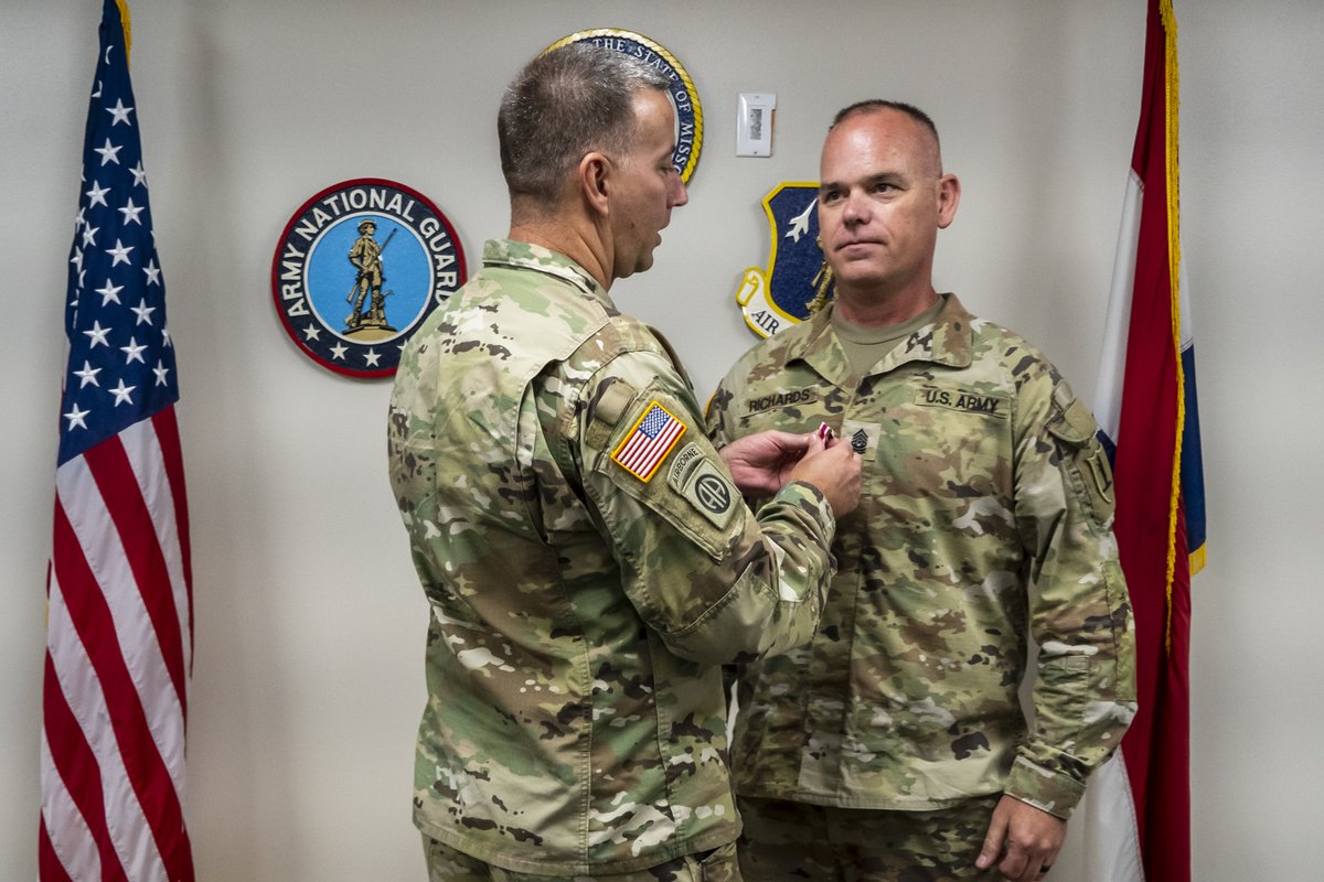 Missouri_NG's tweet image. 🎖 Congrats to Command Sgt. Maj. Bobby Richards on receiving both the U.S. Army &amp;amp; Missouri Meritorious Service Medals for his outstanding leadership with Region VII HRF. His dedication reflects the highest standards of service. #MoGuard #MeritoriousService #AlwaysReadyAlwaysThere
