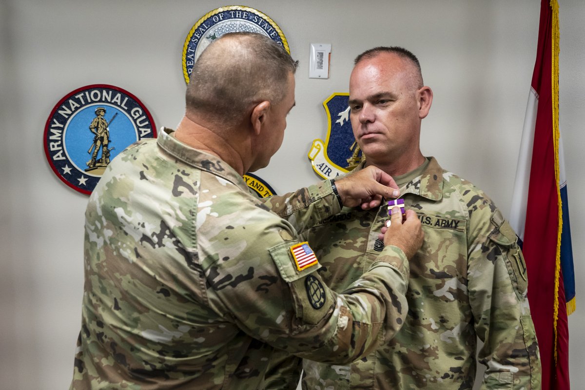 Missouri_NG's tweet image. 🎖 Congrats to Command Sgt. Maj. Bobby Richards on receiving both the U.S. Army &amp;amp; Missouri Meritorious Service Medals for his outstanding leadership with Region VII HRF. His dedication reflects the highest standards of service. #MoGuard #MeritoriousService #AlwaysReadyAlwaysThere