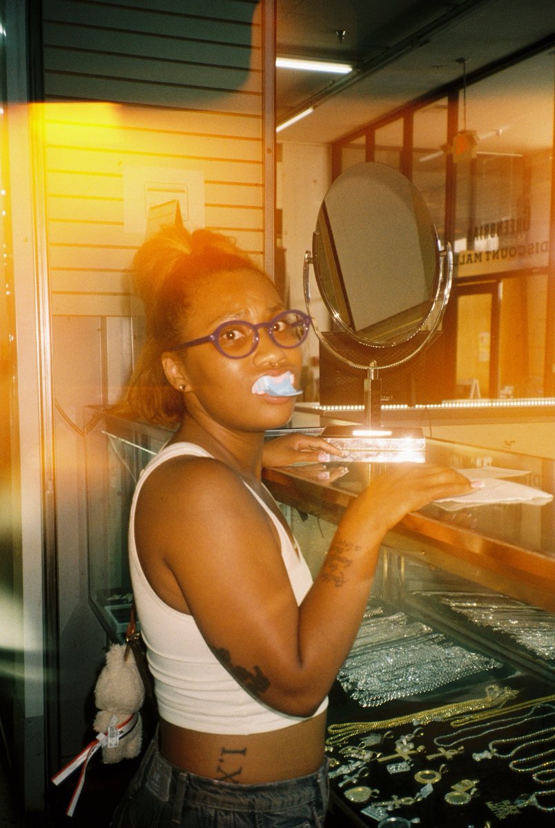 JewelsusChrist's tweet image. I’ve completed the holy trinity of taking my gurls to get #grills whenever they’ve come to see me in the A 💫🪭🫂📸