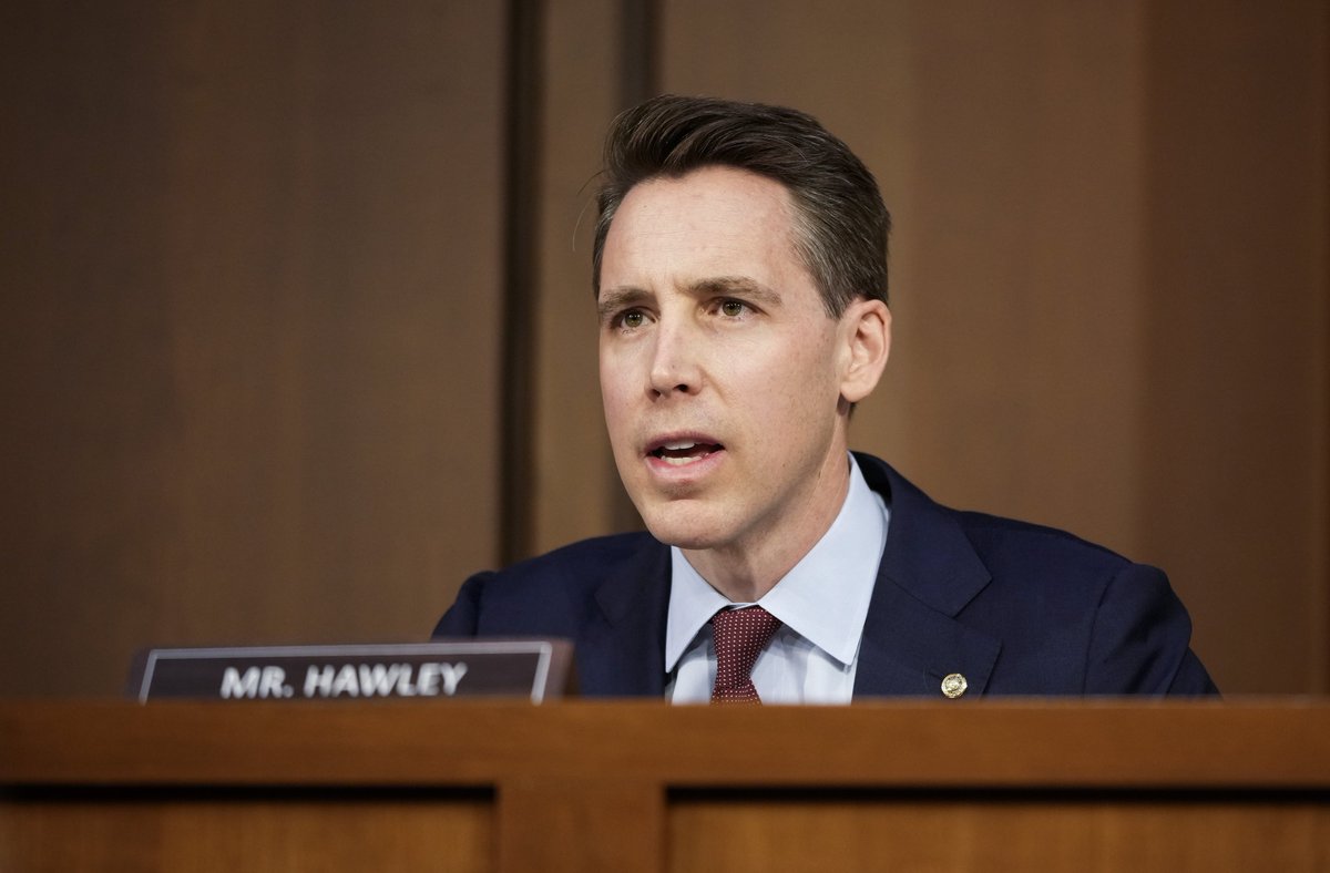 🚨 BREAKING: President Trump just absolutely nuked GOP Senator Josh Hawley over "blocking" a review of Nancy Pelosi's stock trading...whoa.

"Why would one “Republican,” Senator Josh Hawley from the Great State of Missouri, join with all of the Democrats to block a Review,