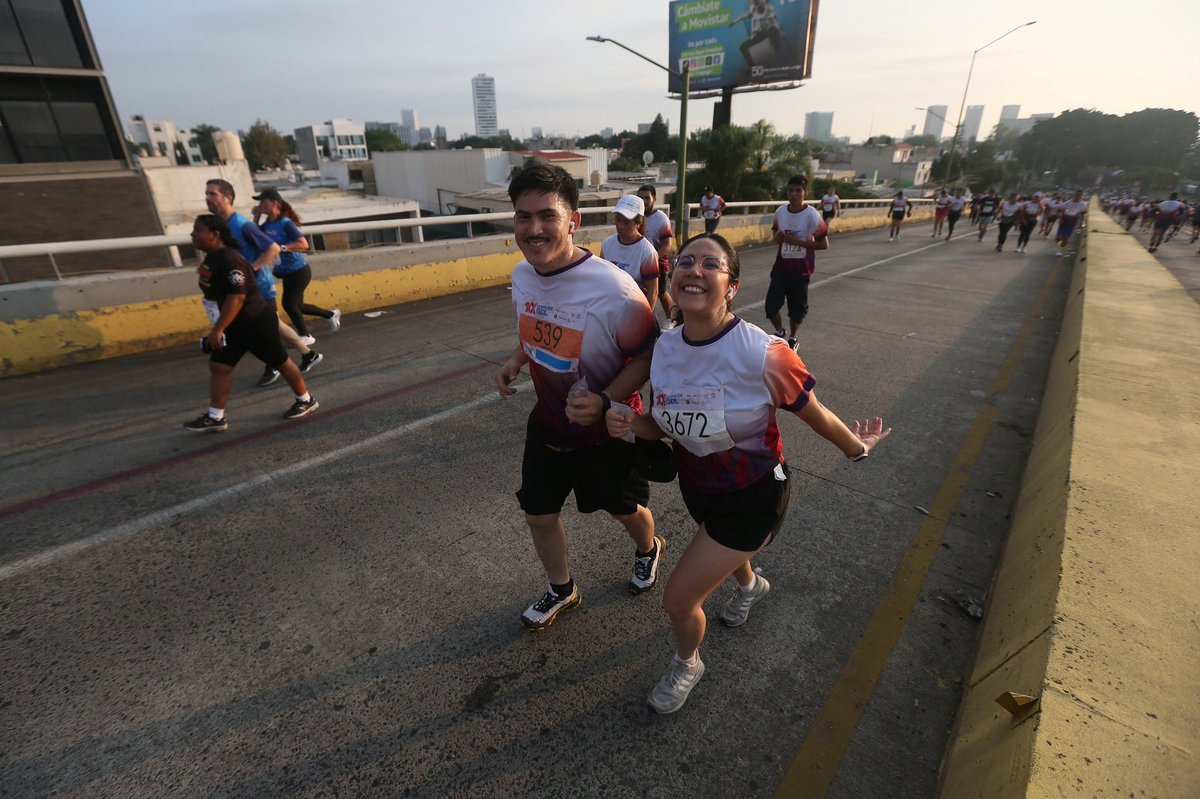 🏃‍♂️🔥 Cada paso te acerca, cada kilómetro te fortalece.
Este 24 de agosto, vuelve una carrera que deja huella:
10K Internacional Comude Guadalajara y Bomberos 2025.

📅 Domingo 24 de agosto
💰 Costo de inscripción: $300.00
📍 Regístrate en comudeguadalajara.gob.mx 
#10KGDL