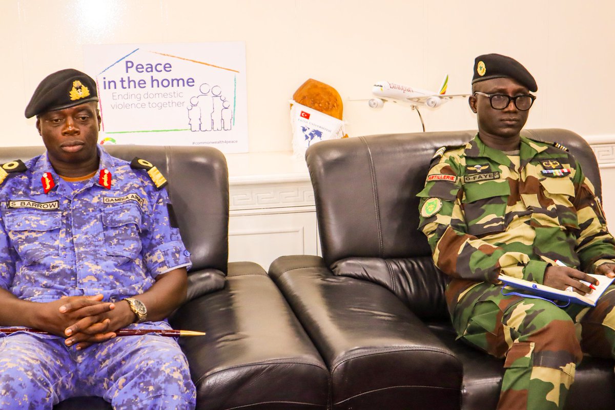 🇬🇲🇸🇳 VP Mohammed B.S. Jallow today received a high-level delegation from the Senegalese Armed Forces, led by Lt. Gen. Philip DIA, at State House, Banjul. The visit focused on ECOMIG troop welfare and deepening military cooperation.

#BilateralRelations 
 #Gambia