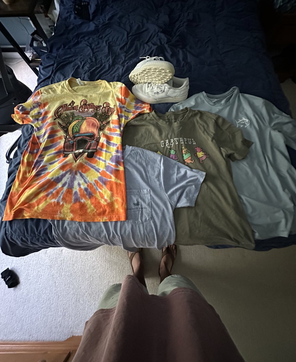 Shoutout moms Amex #bracketed