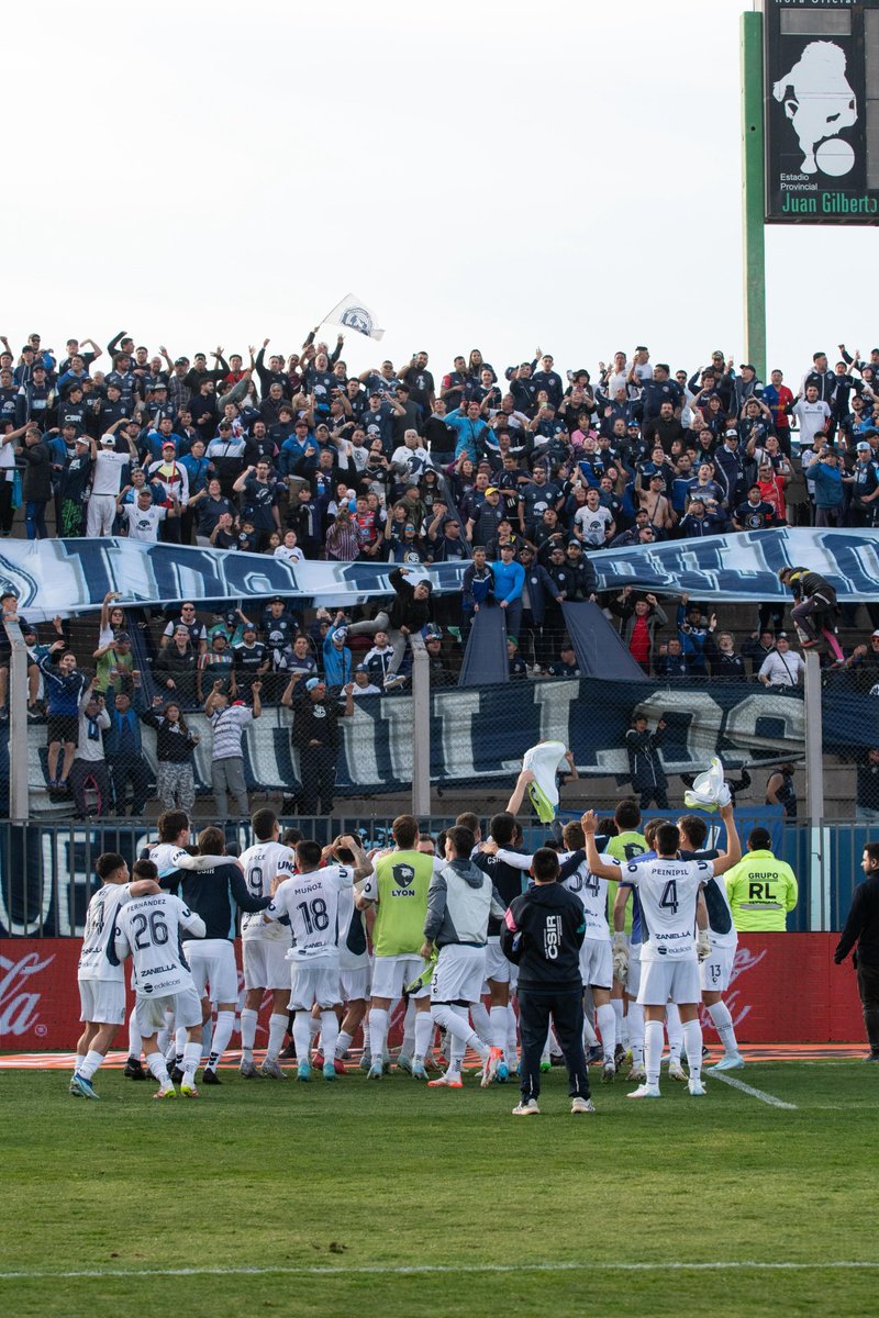 LA QUE TIENE AGUANTE LA QUE SIEMPRE VA AL FRENTE🎶👊🏻