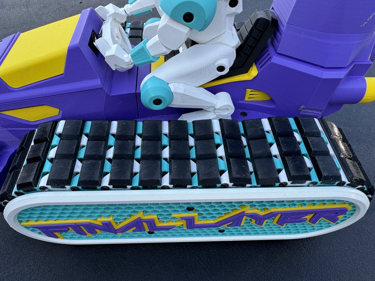 Final_Layer_3D's tweet image. Introducing fully 3D printed 2 part track for Piranha Death Racer! I&apos;ve had this in the works for a while and was hoping to have in time for MRRF but @3DPrintopia works too. Based on the stock TPU tracks and adapted for hard materials for use with stock drive frames! Available on…