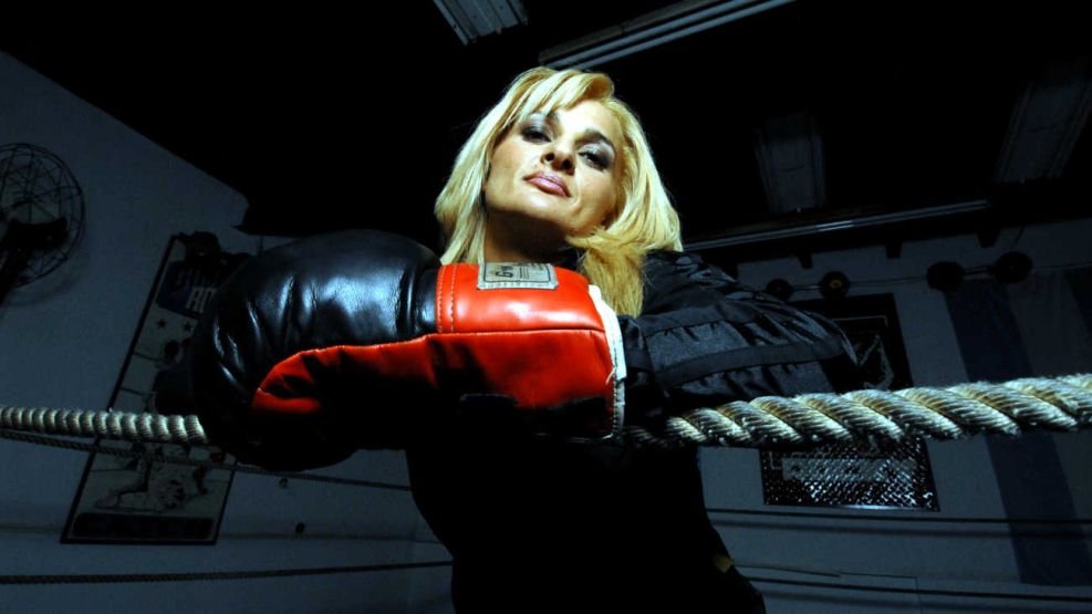 AlexiusVidalius's tweet photo. The unstoppable "Locomotora"! 🚂💨 2013 was another stellar year for Oliveras, adding the WBO super-lightweight title to her impressive record. Four different weight classes, four-time world champion! https://t.co/9MvTnL9fbY