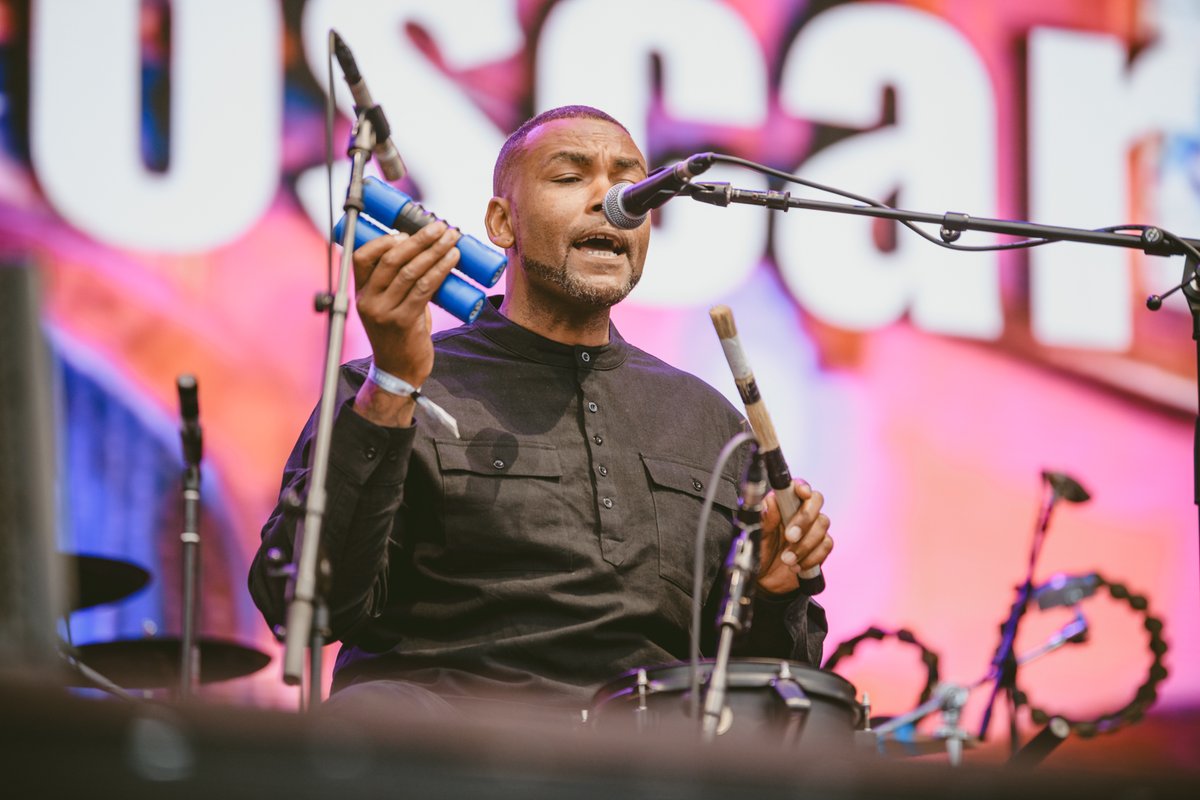 Well didn't they set the scene perfectly😉
Huge thanks to Simon and Oscar from @OCSMusic supporting Roger Daltrey at <a href="/TKMaxx_UK/">TK Maxx</a> presents Live at The Piece Hall!