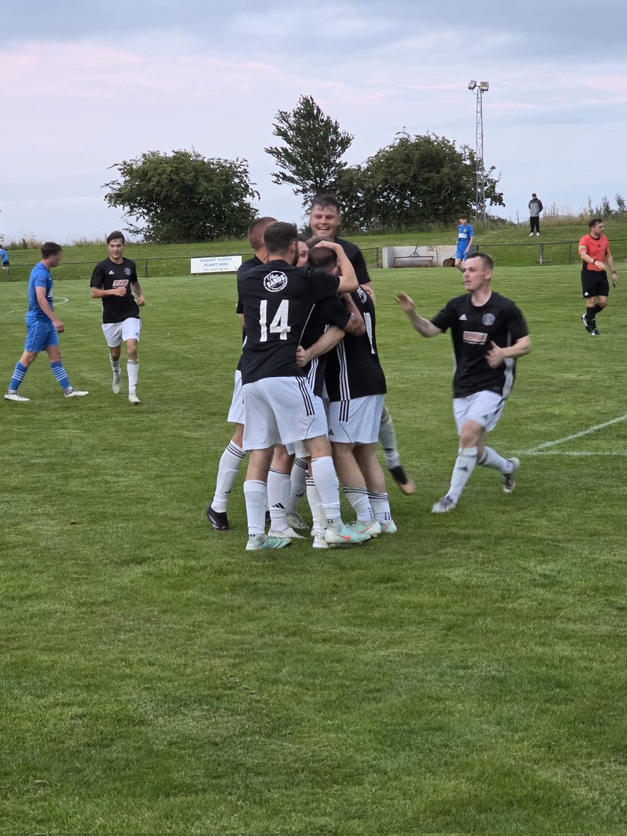 6-0 didn't flatter Shippy who were a threat all night long. Lochgelly were second to almost every ball and didn't create much at all. Hat-trick for Jordan Hunter and even Grant Allan got himself a goal 😉 Statement of intent from Shippy. Welcome to the Second Division, Lochgelly