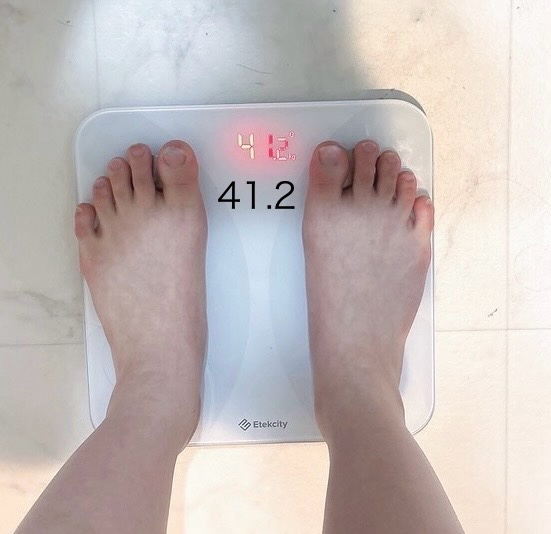 この鬼バズってたスリッパ半信半疑で即ポチしたら2ヶ月で-6.4kg痩せたんだけど…「嘘だろ…」って声もでらんやった…ツイ廃やってて心底よかった🙂‍↕️危うくマンジャロ解禁するとこやったわ、、、、