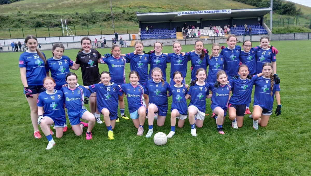 Cailíní Faoi 12 Chill Laobháin. A wonderful group of girls representing our club. Maith sibh. #cilllaobháin 💙🤍