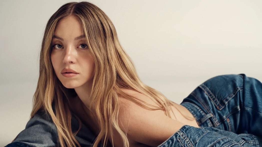 Le tenéis manía por no sé qué juego de palabras publicitario entre ‘genes’ y ‘jeans’, ¿verdad, chicas? Claaaro.