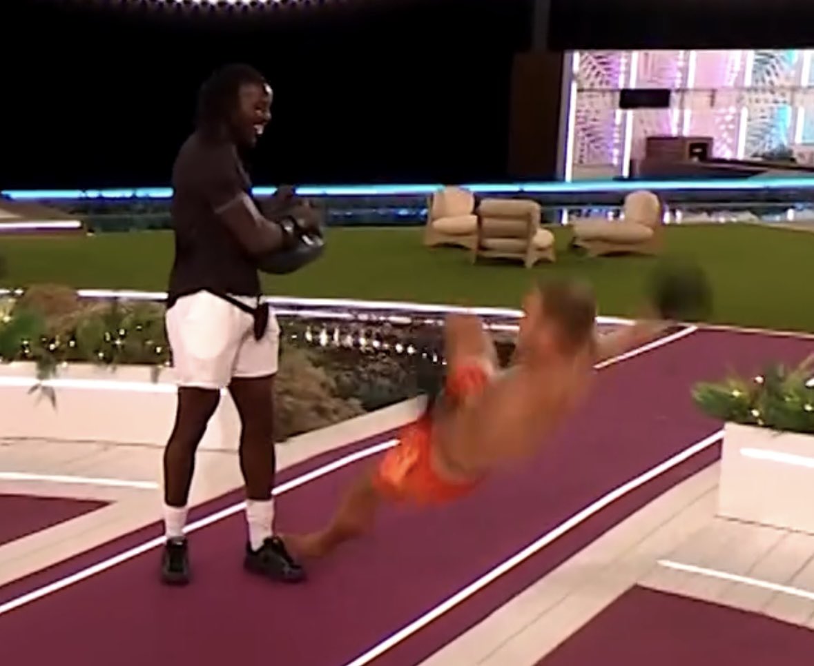 If I was Toni this would be my profile pic when I got out the villa #loveislanduk  #LoveIsland
