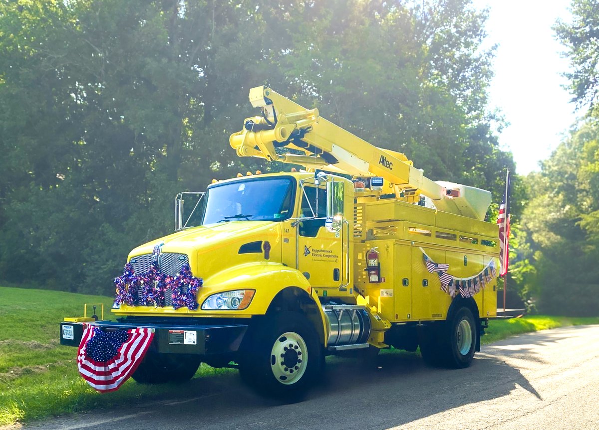 RappElecCoop's tweet image. Throwback to earlier this month! 🇺🇸 
Trevor Broache from REC's Bowling Green office joined the Beaverdam community for their July 4th Parade in Hanover County!

Want to see what REC is doing near you? Tour dates: bit.ly/3Lh8cJk

#PowerOfCommunity #REC #FourthOfJuly