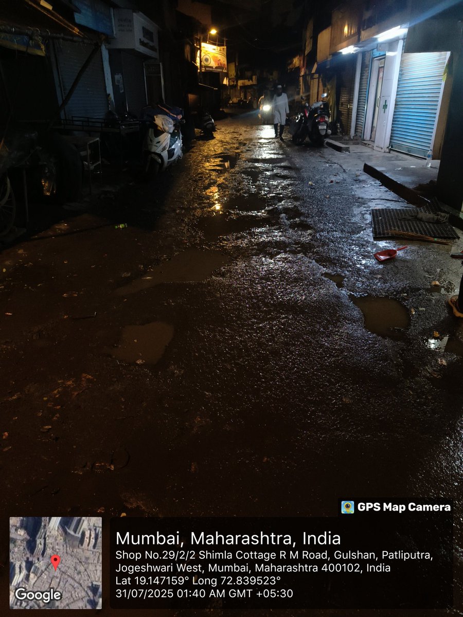 mazharabkhan's tweet image. ⚠️ Severely Damaged Road
R.M. Road (Opp. Hotel Garib Nawaz), Gulshan Nagar, Jogeshwari West is in terrible condition — full of potholes &amp;amp; damage.

🚸 School kids forced to walk through it
🕌🛕 Elders going to Masjid &amp;amp; Mandir face hardship
🏍️ Bikers slipping daily