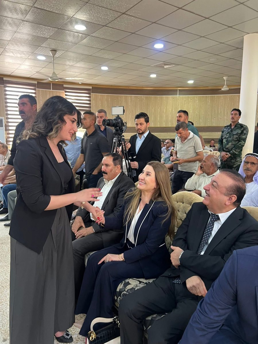 بحضور النائبة فيان دخيل، عضو مجلس النواب العراقي، جرى اليوم توزيع منحة الناجين والناجيات التي قدّمها السيد مسرور بارزاني، رئيس حكومة إقليم كوردستان.

وشهدت مراسم التوزيع حضور نائب رئيس مكتب تنظيمات نينوى في الحزب الديمقراطي الكوردستاني، القيادي محمود الإيزيدي، وممثل عن مكتب رئيس