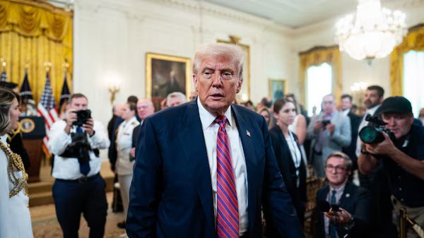 Trump anuncia arancel del 25 % a India y sanción adicional por compras a Rusia - LaRevistaP larevista.com.mx/trump-anuncia-…
