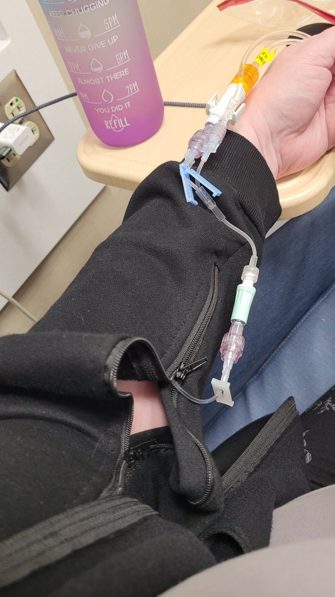 Chemo infusion days feel so weird. The benadryl always makes me trip like legit mild hallucinations. Looking at a wall and seeing shadows that aren't there. At least it's short acting and wears off by the time I leave so I can drive. Still trying to see <a href="/just_a_fox1312/">Just Ⓐ Fox 🏳️‍⚧️🏴</a> today. 🫠