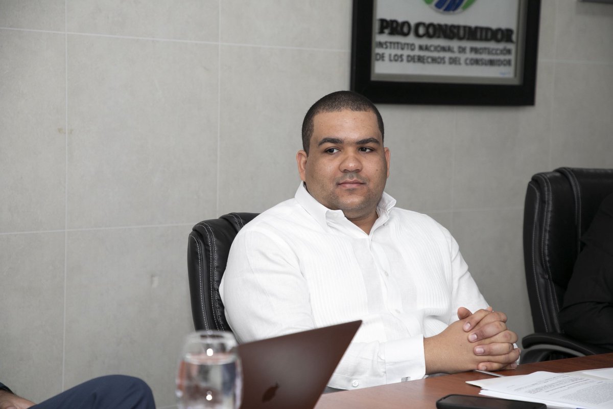 Nuestro Consejo Directivo 

El Consejo Directivo de Pro Consumidor sostiene una importante reunión para definir acciones y políticas en favor de los consumidores.