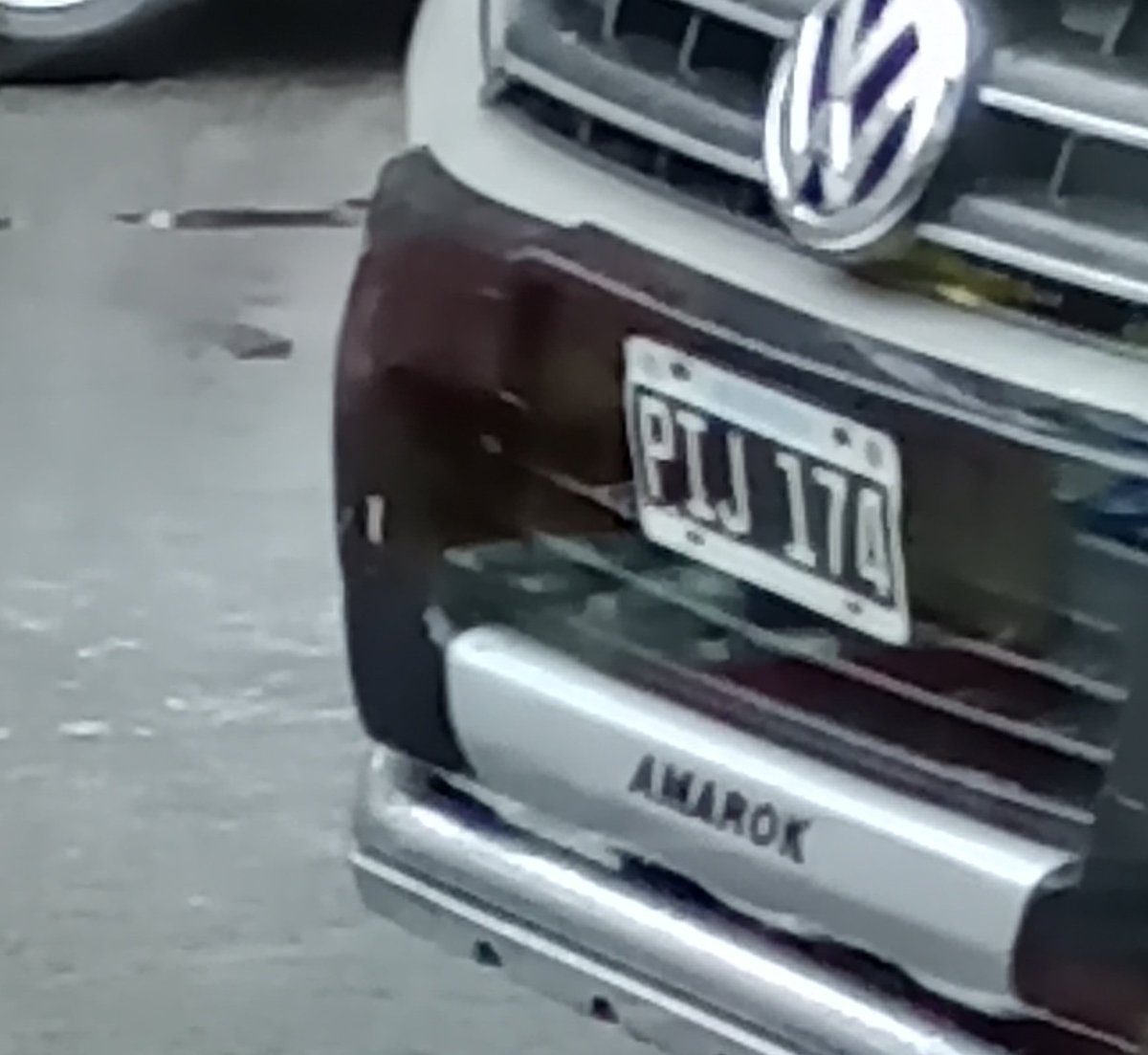 Ahora que se que existe <a href="/BoludoscnAmarok/">Boludos con Amarok</a> no quiero dejar de recordar esto que una vez encontré por la calle.