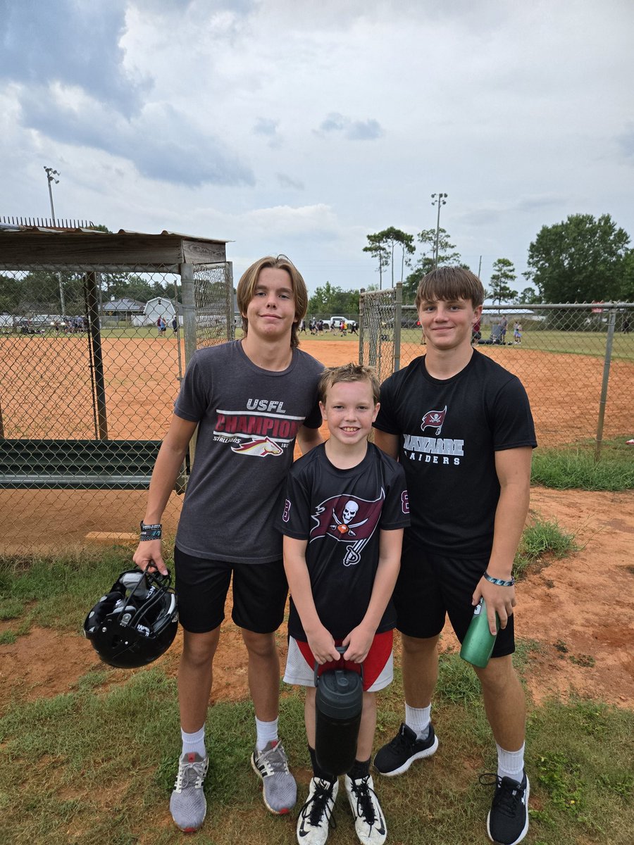 PeytonJohns2029 (@peytonjohns2029) on Twitter photo High school practices in the morning. Helping coach the 10u team at night. Acclimation week for us both. I enjoy giving back and helping the young athletes. ππ΄ββ οΈππ΄ββ οΈ
#leadership #community #giveback
<a href="/RecruitNavarre/">Navarre (FL) Football Recruits</a> <a href="/NHSRaidersFB/">Navarre High Raiders Football (FL)</a> <a href="/QBHitList/">QBHitList.com</a> <a href="/Future4QB/">Future 4</a> <a href="/FootballHotbed/">Football Hotbed</a> High school practices in the morning. Helping coach the 10u team at night. Acclimation week for us both. I enjoy giving back and helping the young athletes. ππ΄ββ οΈππ΄ββ οΈ
#leadership #community #giveback
<a href="/RecruitNavarre/">Navarre (FL) Football Recruits</a> <a href="/NHSRaidersFB/">Navarre High Raiders Football (FL)</a> <a href="/QBHitList/">QBHitList.com</a> <a href="/Future4QB/">Future 4</a> <a href="/FootballHotbed/">Football Hotbed</a>
