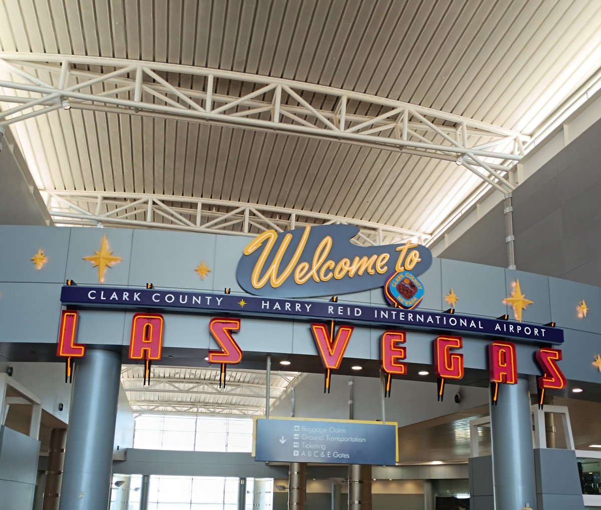 到惹，人生中第一次來美國，也是第二次出國比賽！！